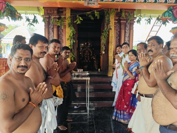 అయ్యప్ప స్వామి చల్లని చూపు మానుకోట పార్లమెంట్ ప్రజలందరిపై ఉండాలి