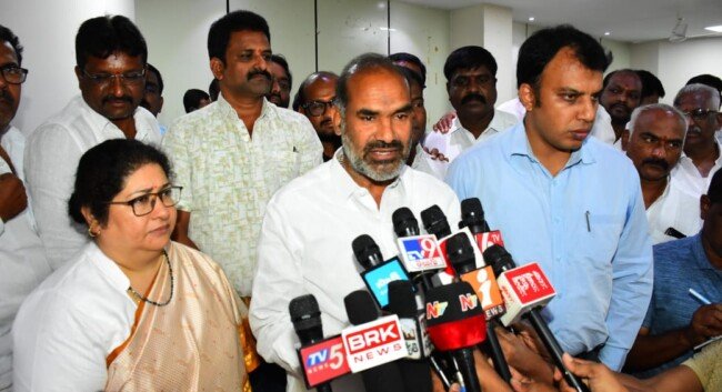 మార్కెట్ తో పోటీపడాలి.. వృద్ధిలోకి రావాలి
