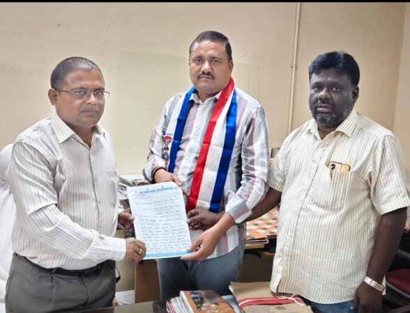 పదవ తరగతి పరీక్ష ఫీజు గడువు ఈనెల 18 నుంచి 30 వరకు పొడిగించాలి