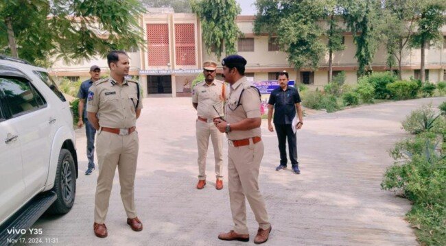 గ్రూప్ III పరీక్షా కేంద్రాలను పరిశీలించిన ఎస్పి సన్ ప్రీత్ సింగ్ ఐపీఎస్