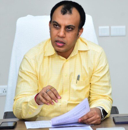 72.62 శాతం సమగ్ర ఇంటింటి కుటుంబ సర్వే పూర్తి. జిల్లా కలెక్టర్