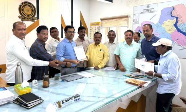 జర్నలిస్టుల దాడుల కమిటీ పునరుద్ధరణకి సహకరిస్తా – కలెక్టర్ దివాకర