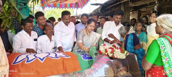 బిజెపి సీనియర్ నాయకుని కి నివాళులర్పించిన చందుపట్ల కీర్తి రెడ్డి